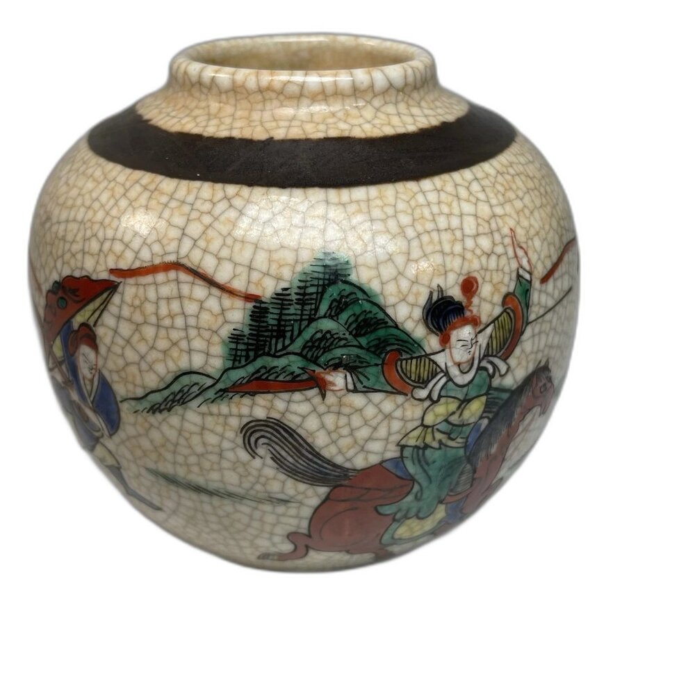 🎨 Vintage Hand‑Painted Crackle Glaze Ceramic Vase — Warrior Scene — 80s/90s Sty